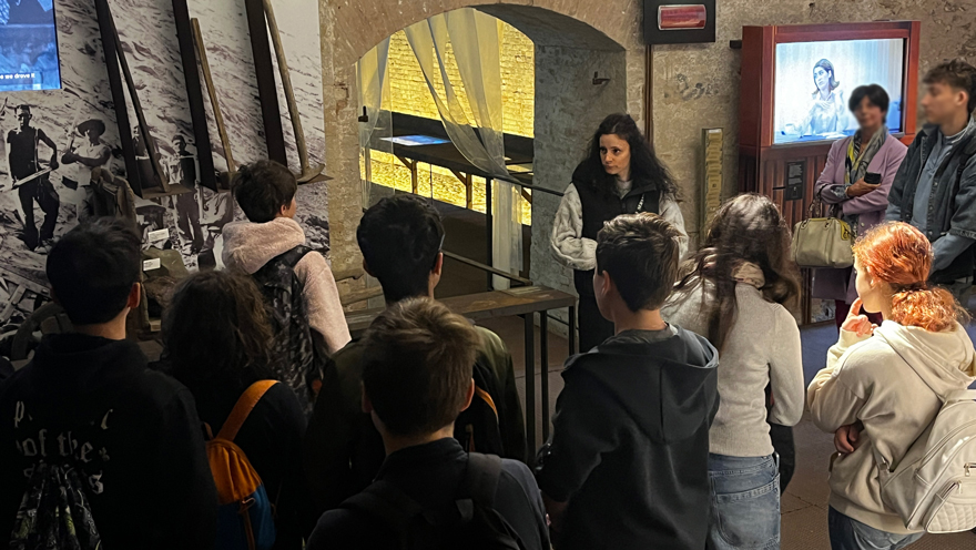 I ragazzi in visita al Castello di Spezzano - Museo della Ceramica